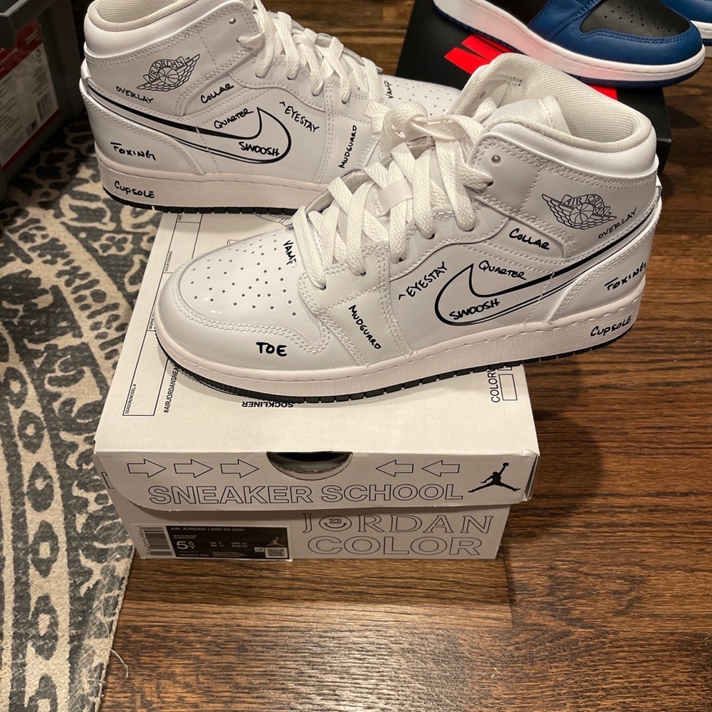 Nike air Jordan size 5.5 youth 7 women’s NIB - Picture 1 of 5